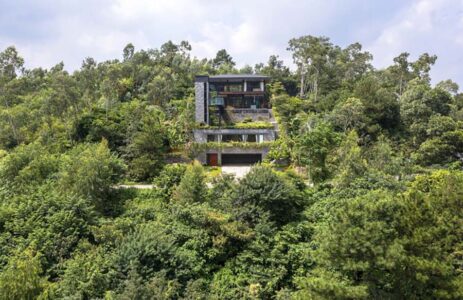 Ajisai Hill House: Embracing Nature's Majesty