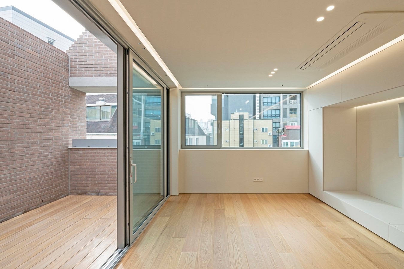 Redefining Space: Dots 2 Commercial Building and House - Architalkz